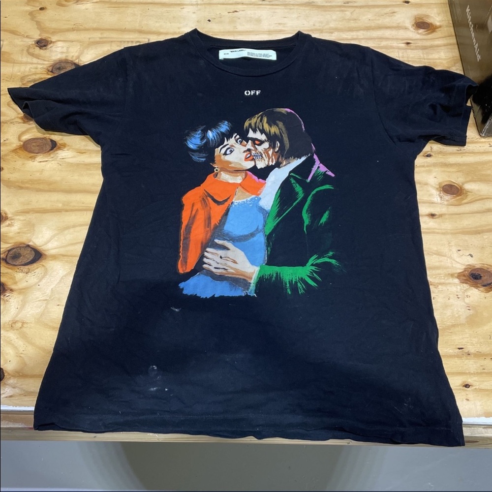 Off-White “KISS” T shirt